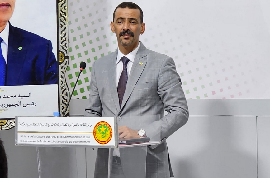 Le porte-parole du gouvernement : « la baisse des cours mondiaux du pétrole se répercutera sur les prix des carburants en Mauritanie »