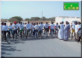 Le Marathon International de Nouadhibou organise une course vélo et un marathon des jeunes. 