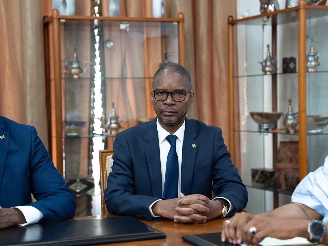 Après la réunion avec le coordinateur du dialogue national, le président du parti Insaf convoqué à la présidence